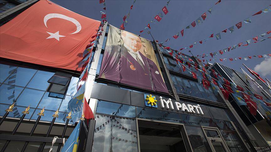 İYİ Parti'den istifa edip başka partiye geçer yazın bir kenara! Fatih Portakal'dan bomba kulis 10
